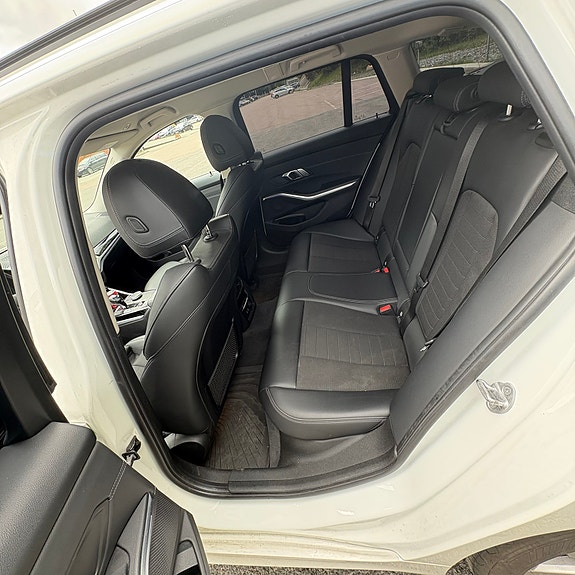 BMW 320d 22 of 30
