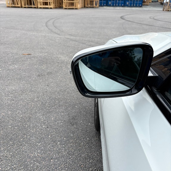 BMW 320d 30 of 30