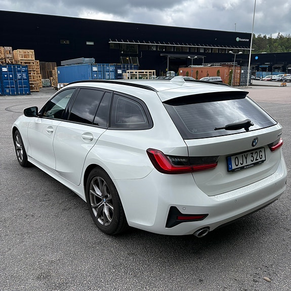 BMW 320d 8 of 30