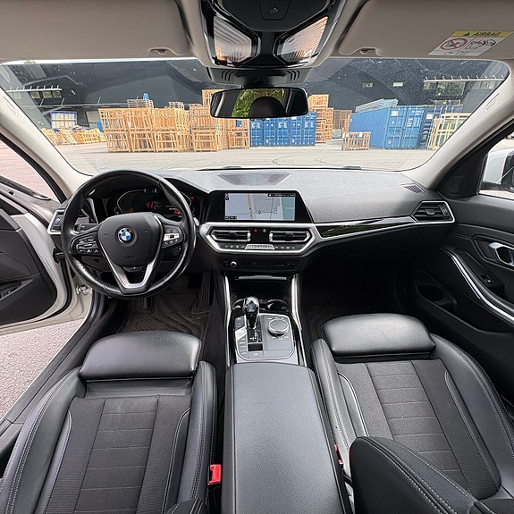 BMW 320d 17 of 30