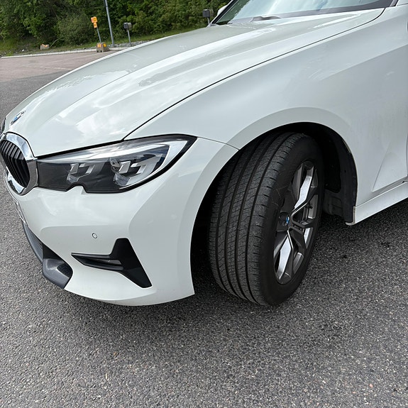 BMW 320d 10 of 30