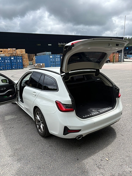 BMW 320d 26 of 30
