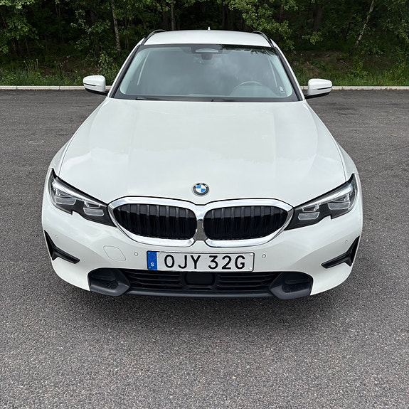 BMW 320d 5 of 30