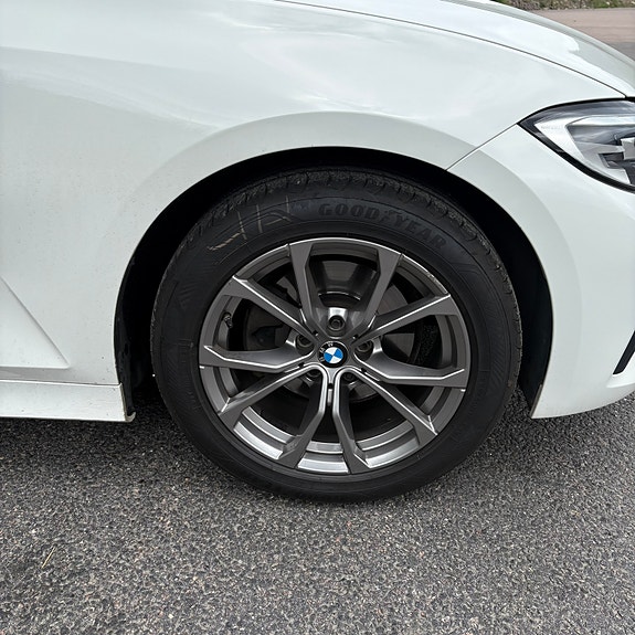 BMW 320d 28 of 30