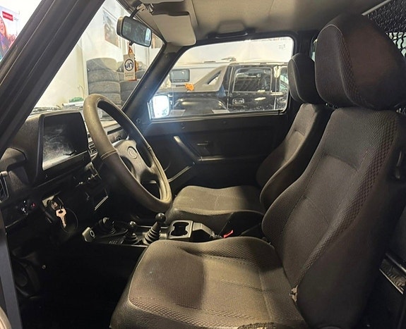 Lada Niva 14 of 17