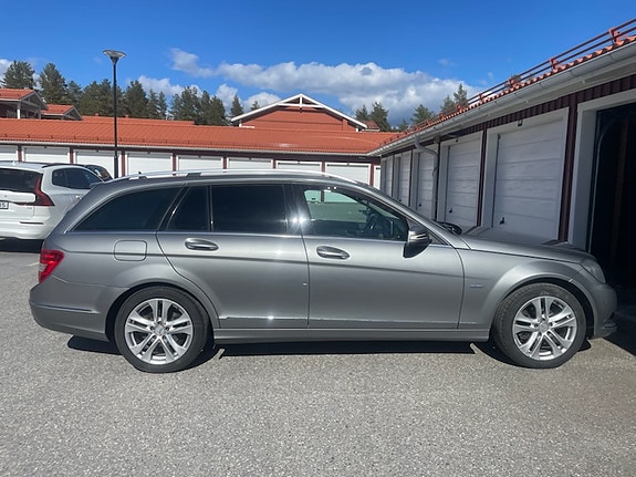 Mercedes-Benz C180 2 of 5