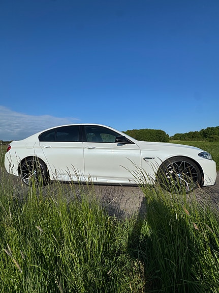 BMW M550d 4 of 5