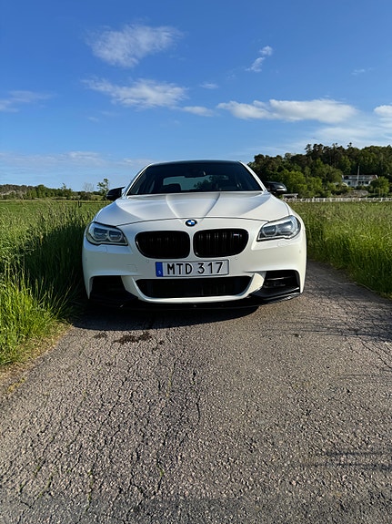 BMW M550d 3 of 5