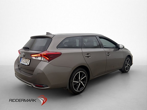 Toyota Auris 8 of 29