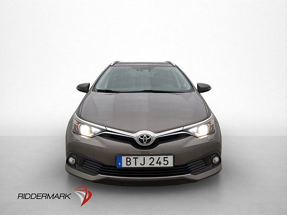 Toyota Auris 2 of 29
