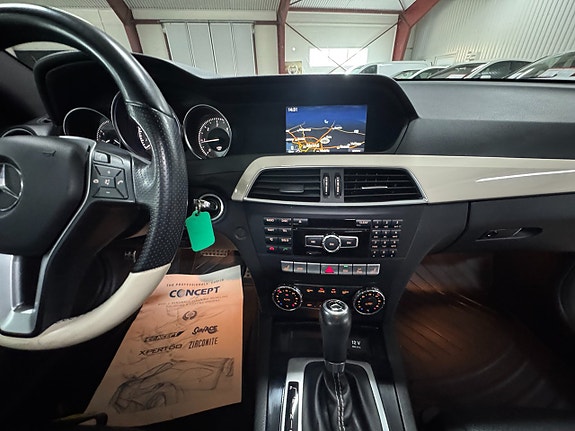 Mercedes-Benz C250 14 of 21