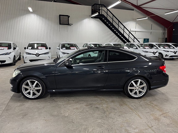 Mercedes-Benz C250 5 of 21