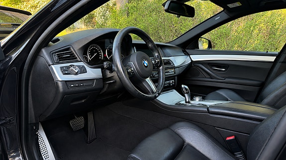 BMW 520d 4 of 5