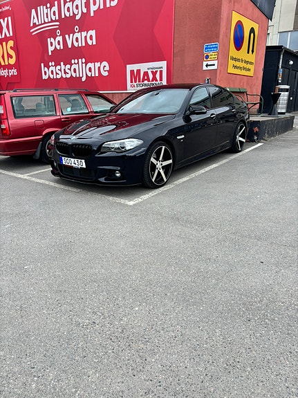 BMW 520d 3 of 5
