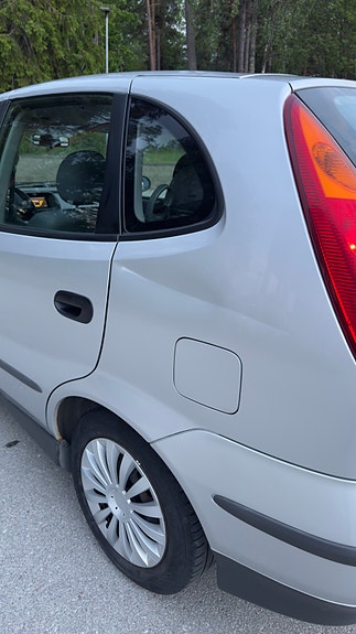 Nissan Almera Tino 10 of 10