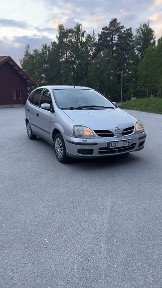 Nissan Almera Tino 6 of 10
