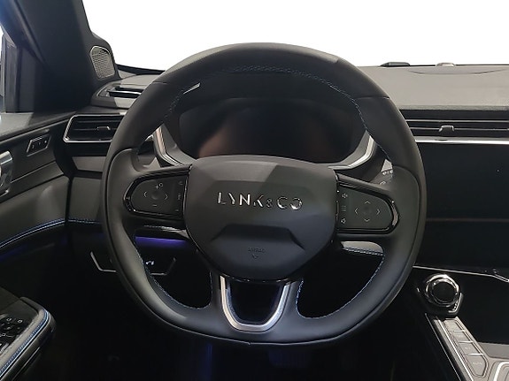 Lynk & Co 01 10 of 17