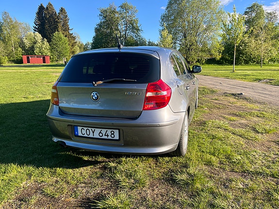BMW 118d 3 of 5