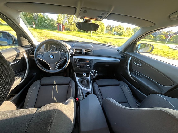 BMW 118d 4 of 5