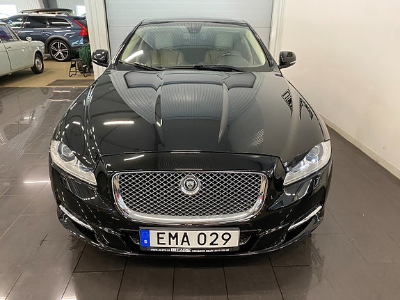 Jaguar XJ 5 of 30