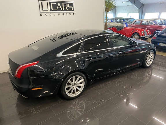 Jaguar XJ 3 of 30