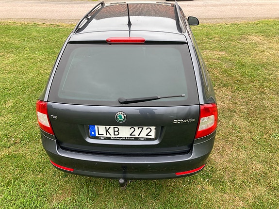 Skoda Octavia 3 of 5