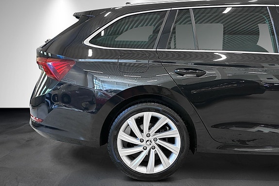 Skoda Octavia 3 of 5