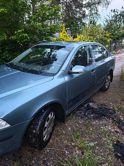 Skoda Octavia 2 of 4