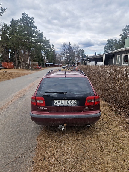 Volvo V40 4 of 5