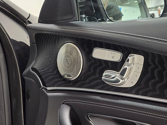 Mercedes-Benz E300 14 of 20