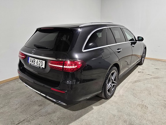 Mercedes-Benz E300 5 of 20