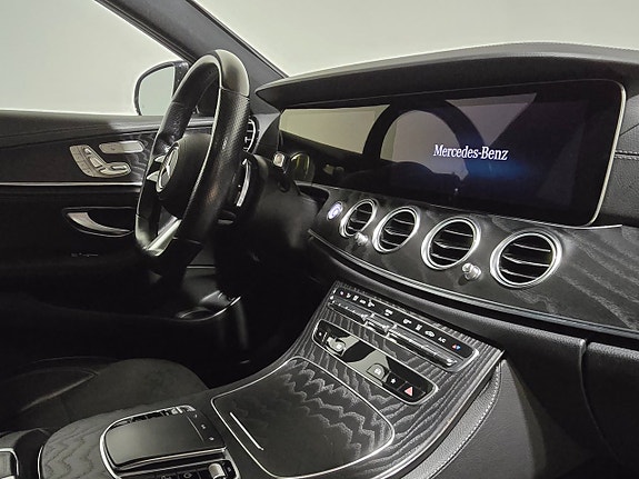 Mercedes-Benz E300 11 of 20