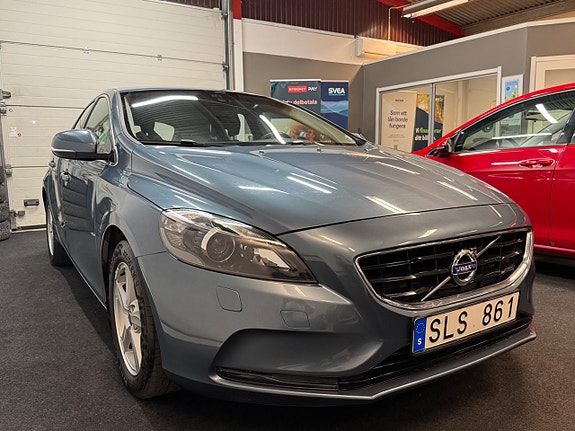Volvo V40 21 of 28