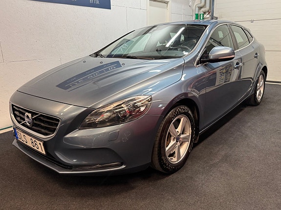 Volvo V40 19 of 28