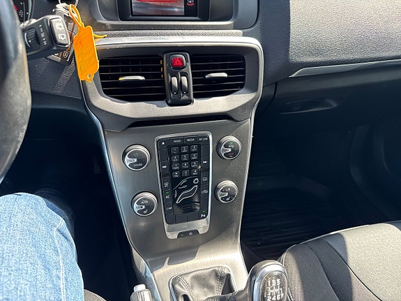 Volvo V40 11 of 28