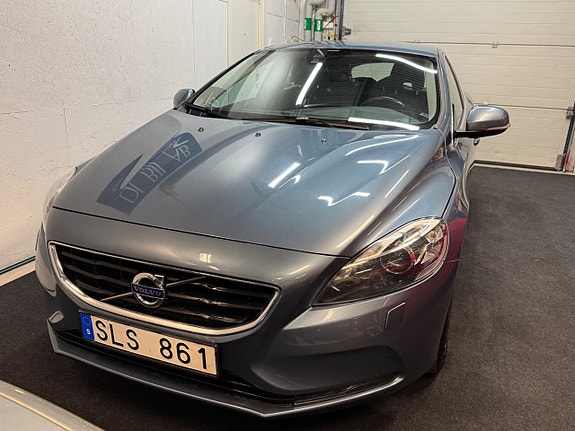 Volvo V40 20 of 28