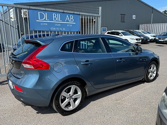 Volvo V40 3 of 5