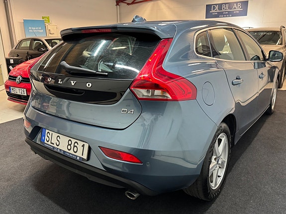 Volvo V40 23 of 28