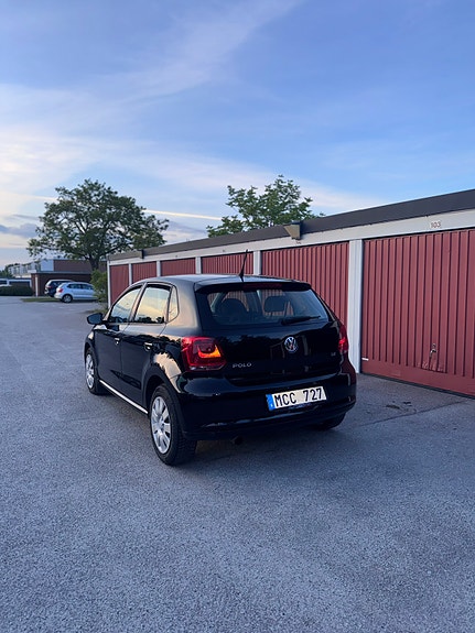 Volkswagen Polo 2 of 3