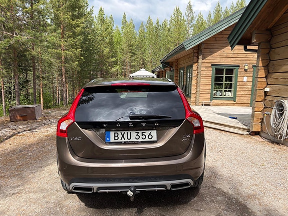 Volvo V60 Cross Country 4 of 5