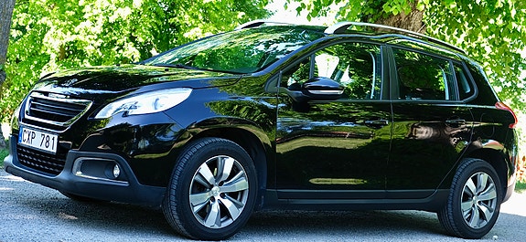 Peugeot 2008 2 of 5