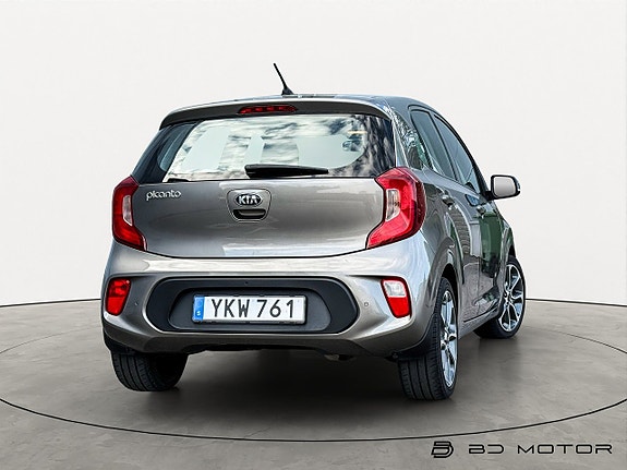 Kia Picanto 9 of 16