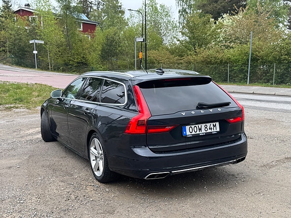 Volvo V90 2 of 8