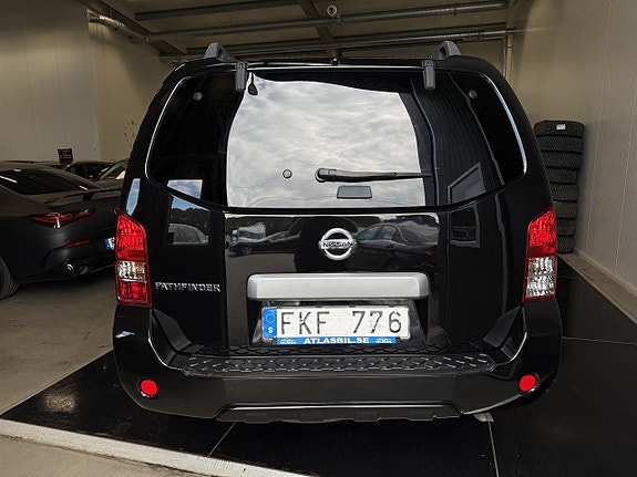 Nissan Pathfinder 3 of 21