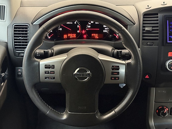 Nissan Pathfinder 19 of 21
