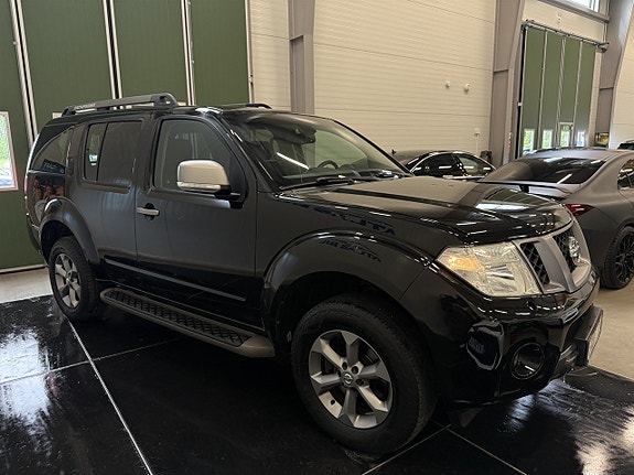 Nissan Pathfinder 7 of 21