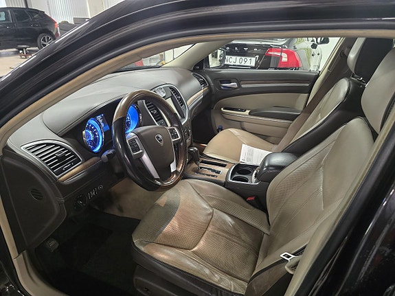 Lancia Thema 5 of 5