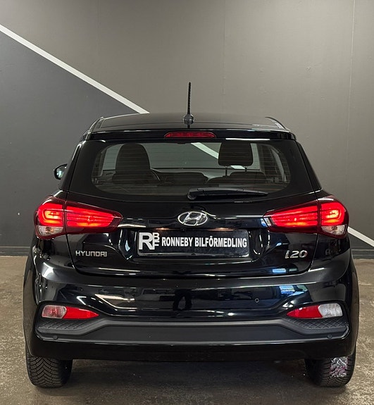Hyundai i20 6 of 17