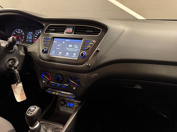 Hyundai i20 15 of 17