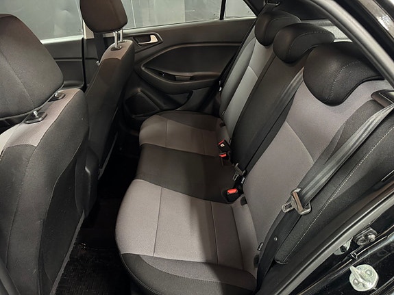 Hyundai i20 14 of 17